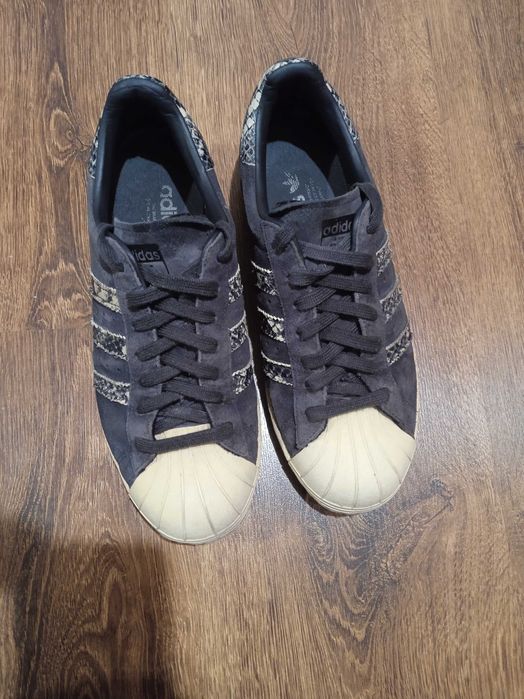 Продам жіночі кросівки фірми Adidas