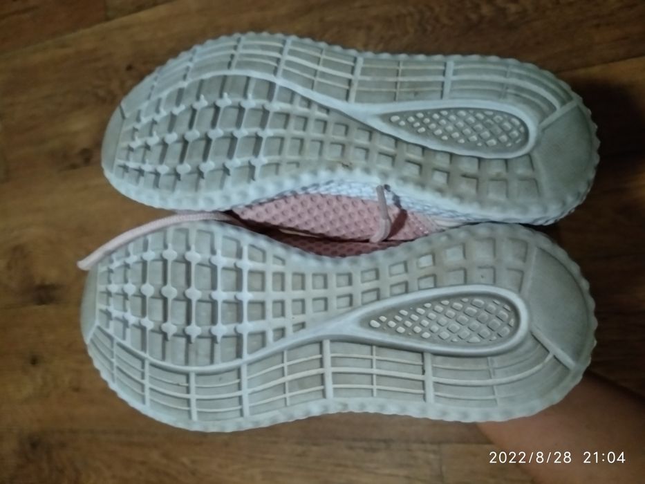 Продам кросівки champion розмір 36