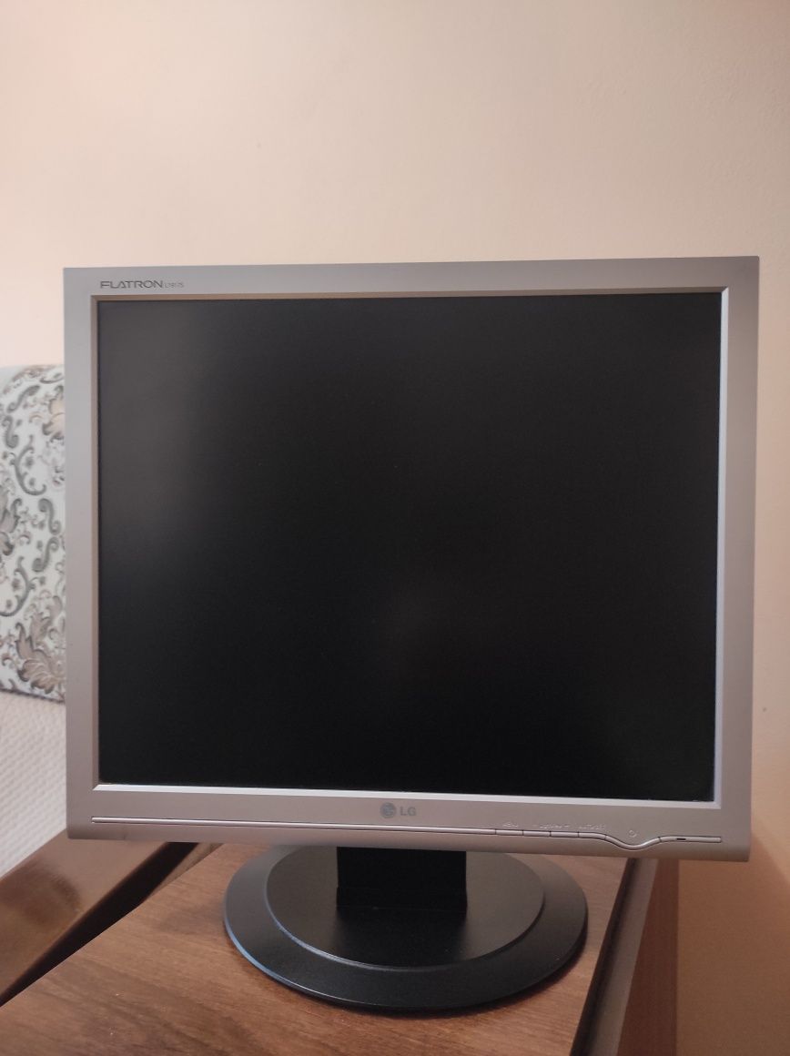 Монітор LG FLATRON L1917S-SN