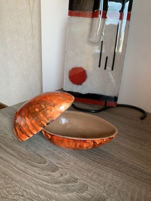 Ovo em ceramica pintada