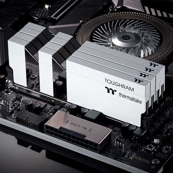 Thermaltake TOUGHRAM White DDR4 3200 MHz 16gb (8gb x 2))