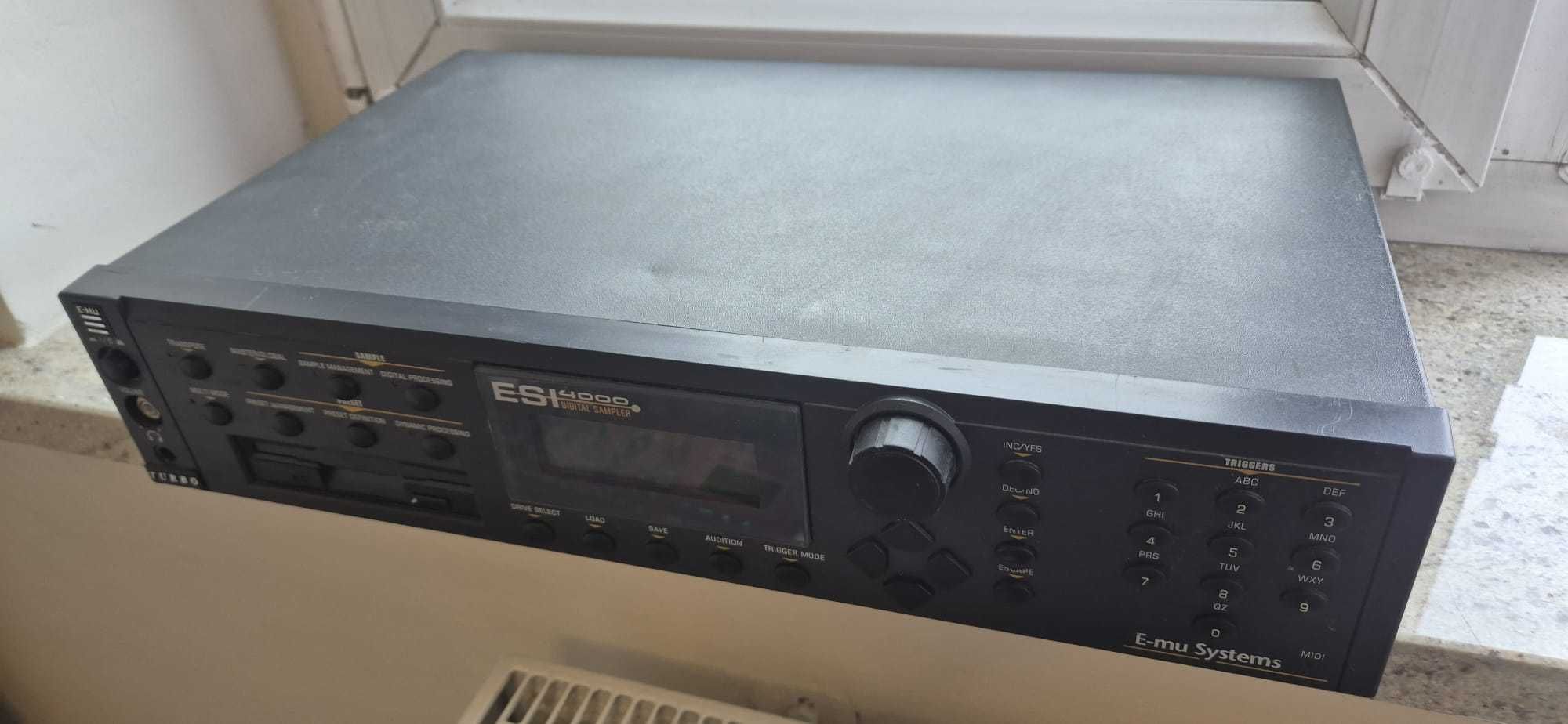 Sampler Emu Esi 4000 turbo - syntezator rack