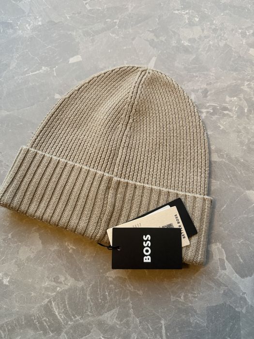 Нова шапка BOSS унісекс