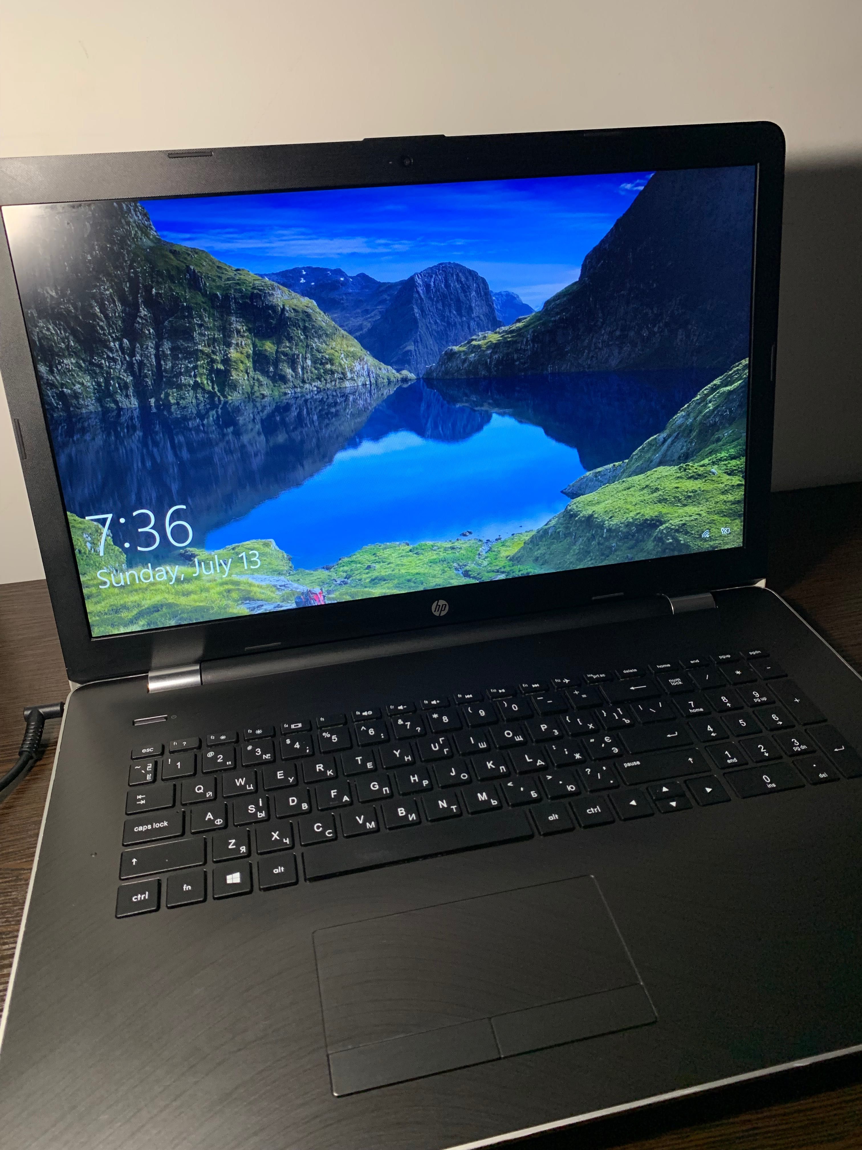 Продам ноутбук HP 17” (4 ГБ ОЗУ, 128 ГБ SSD) с зарядкой и сумкой