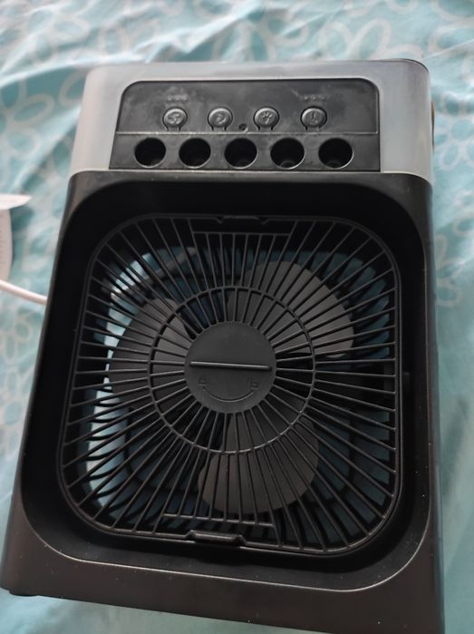 Мині кондиціонер, вентилятор в наявності