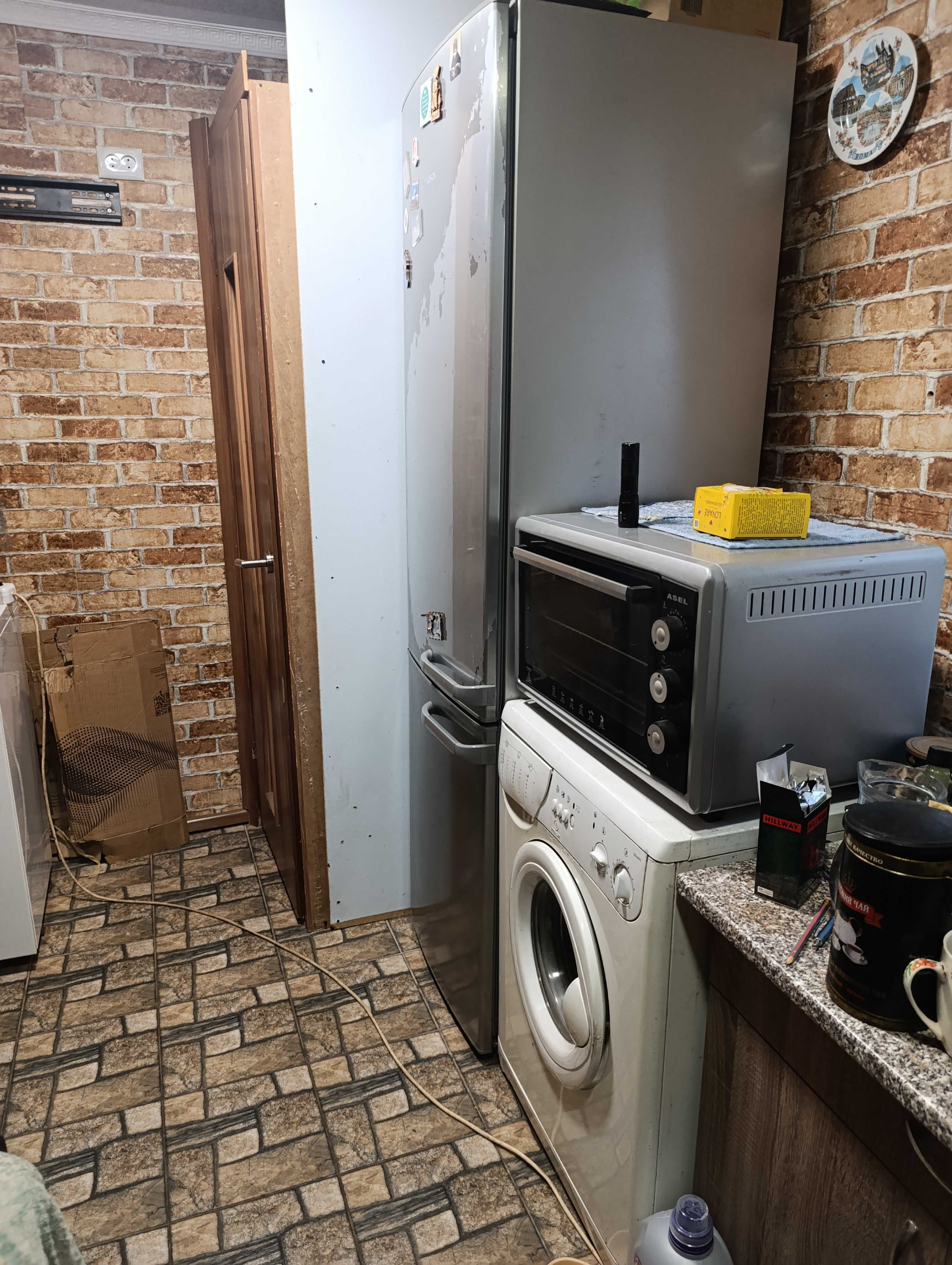 Продаж великого будинку в Мошнах по центральній вулиці