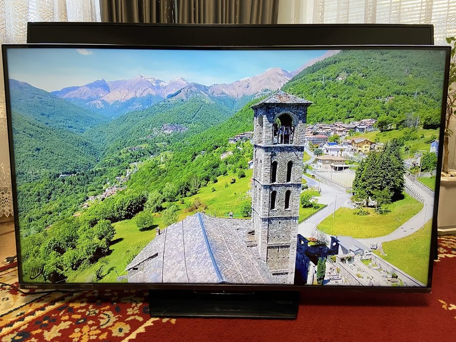 Телевізор Toshiba 50UV3363DA SmartTV/wifi/4K/12.2023 як новий