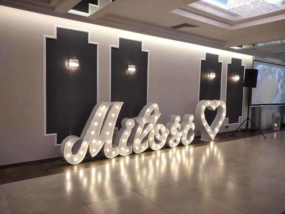 Ciężki dym, fotobudka, fotolustro, napis love i miłość, mega serce