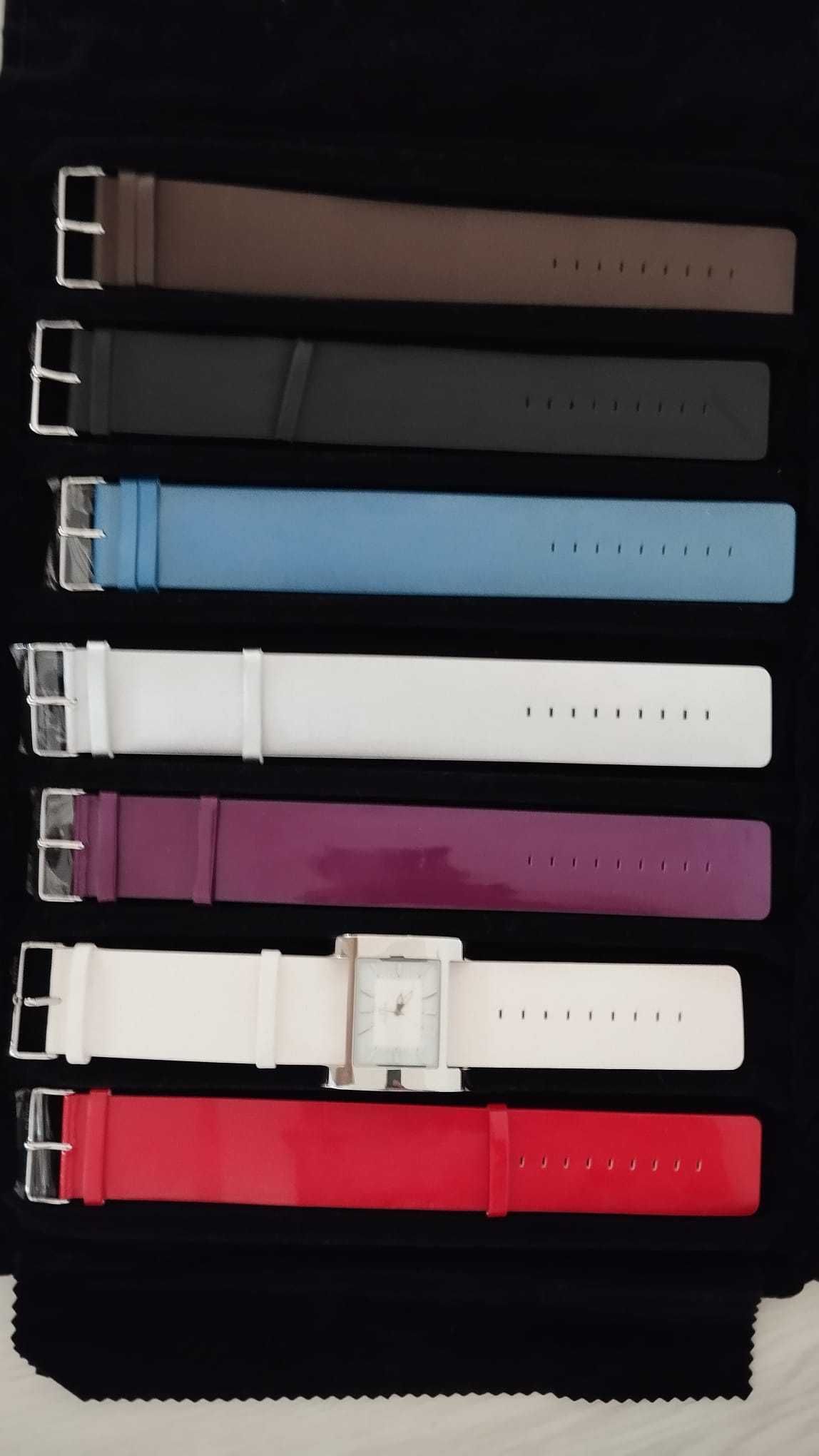 Relógio eleta novo com  7 braceletes