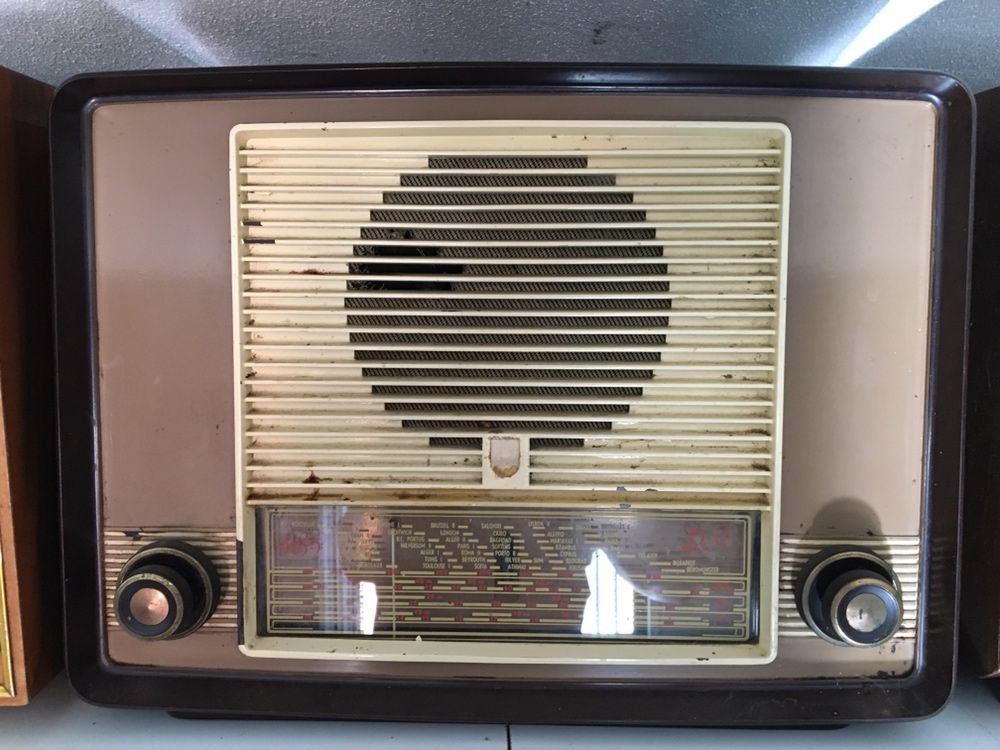 Rádios antigos para decoração