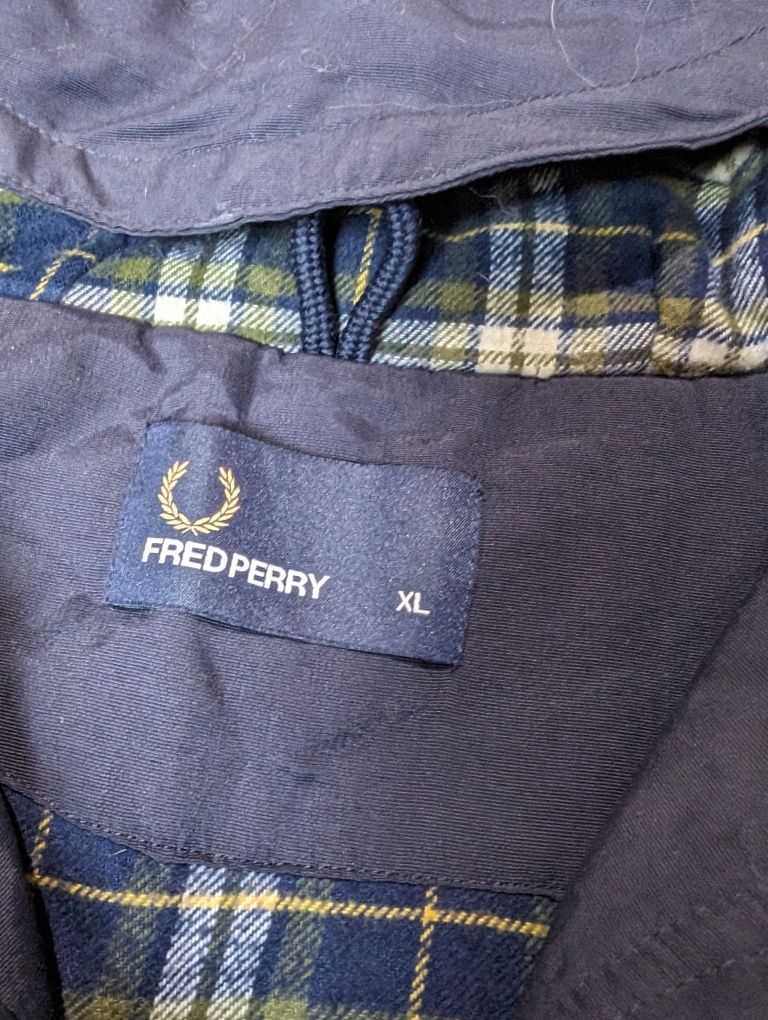 Granatowa kurtka Fred Perry