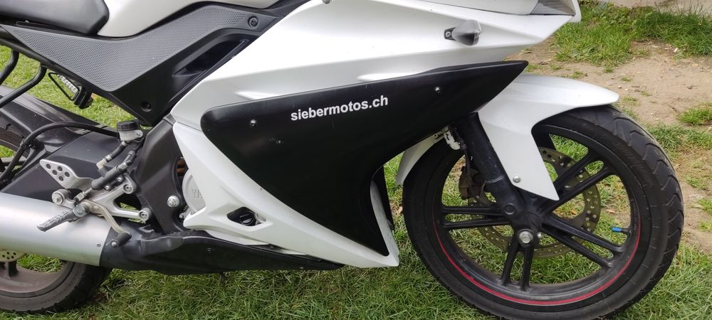 Yamaha yzf r125 bumerang owiewka