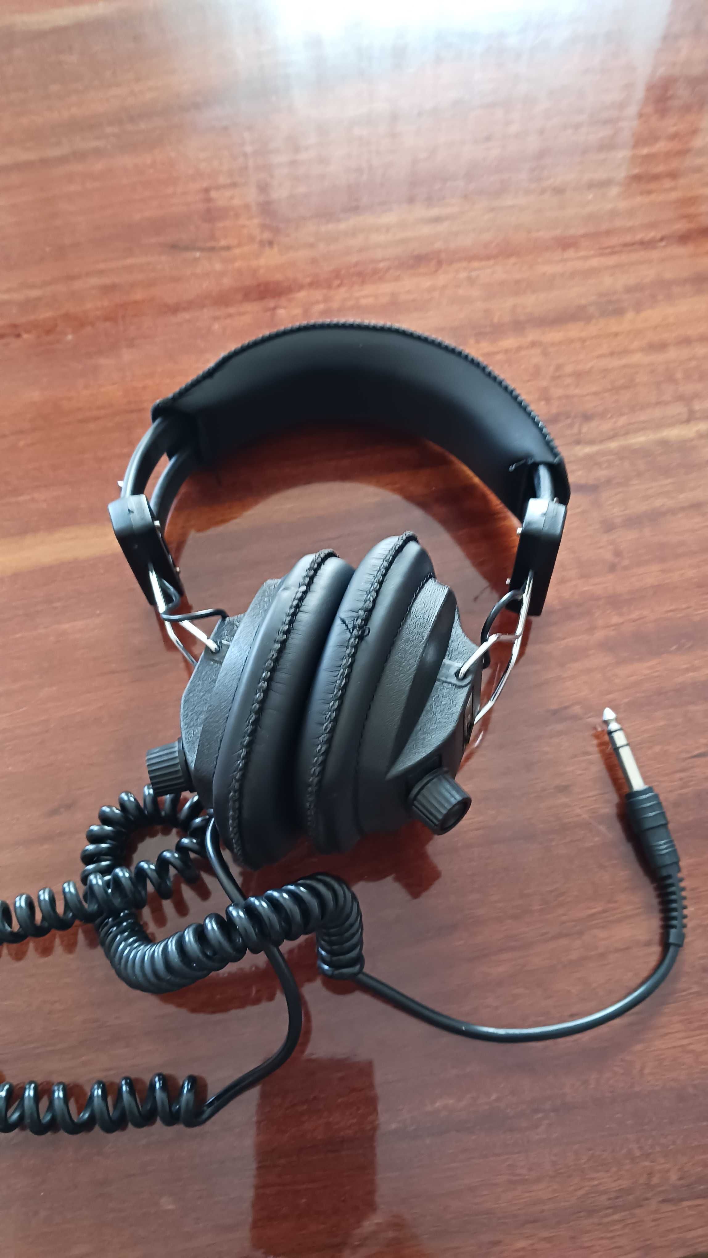 Headphones Power - vintage