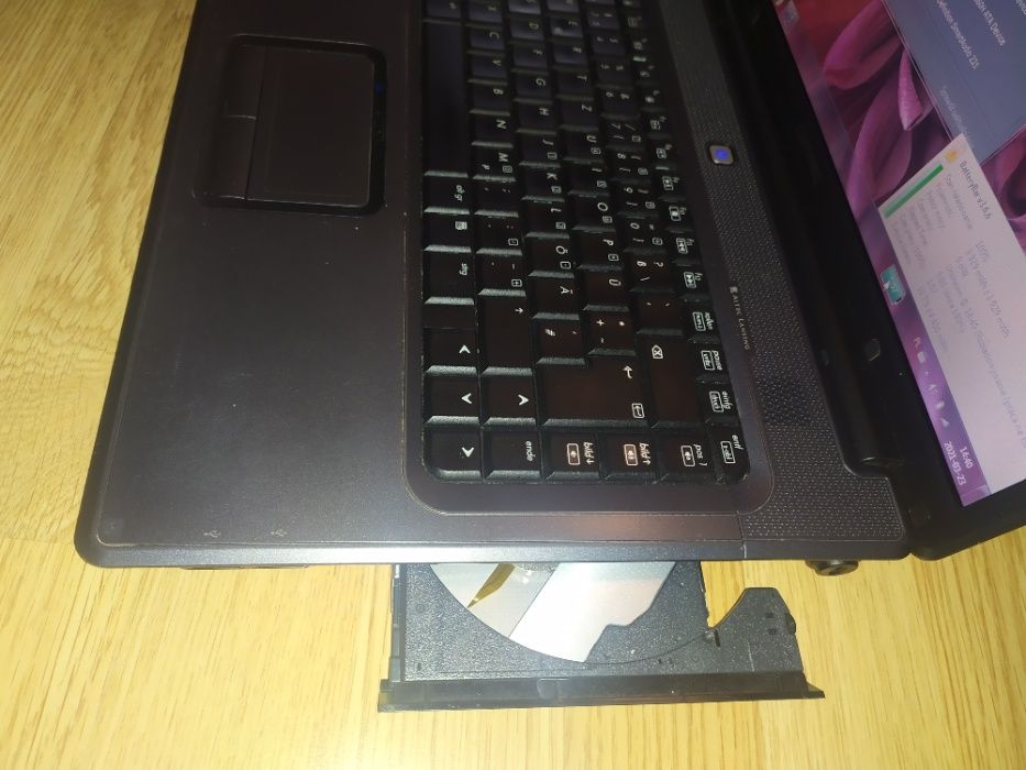 Laptop 15 HP Compaq Presario C700 Intel Pent 2x Win7 office SSD nauka