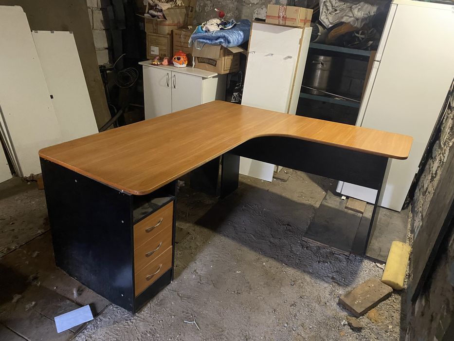 Офисный стол/офісний стіл