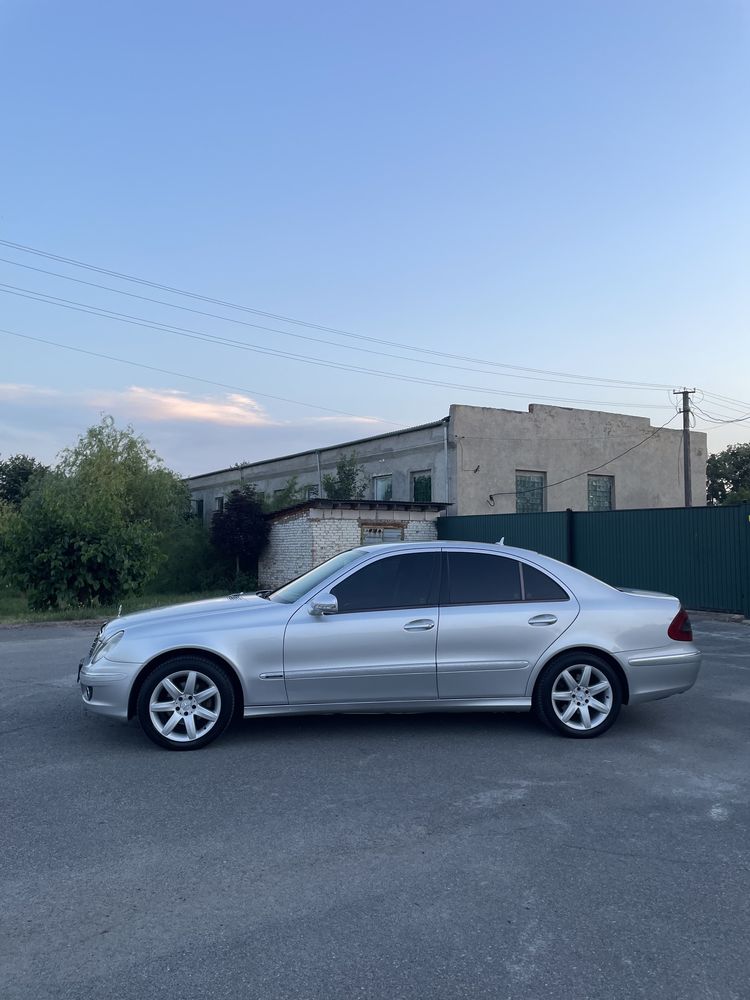 Mercedes-benz w211 e220 restailing