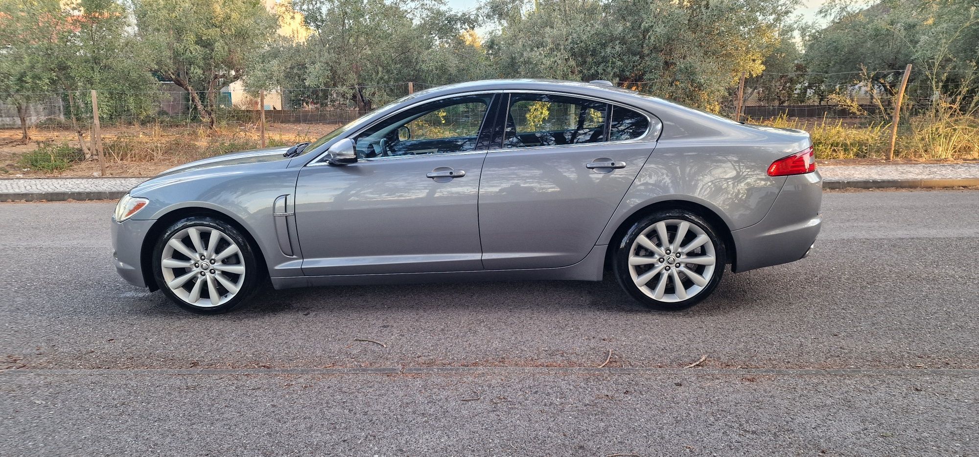 Jaguar XF 3.0 imaculado