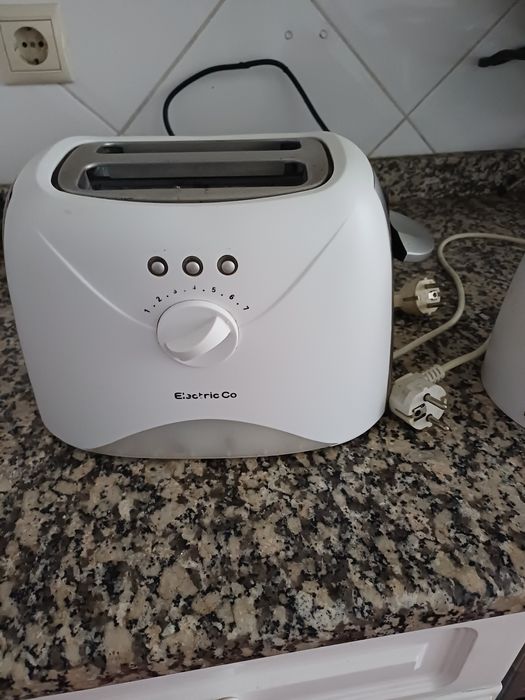 Torradeira branca ideal para pao