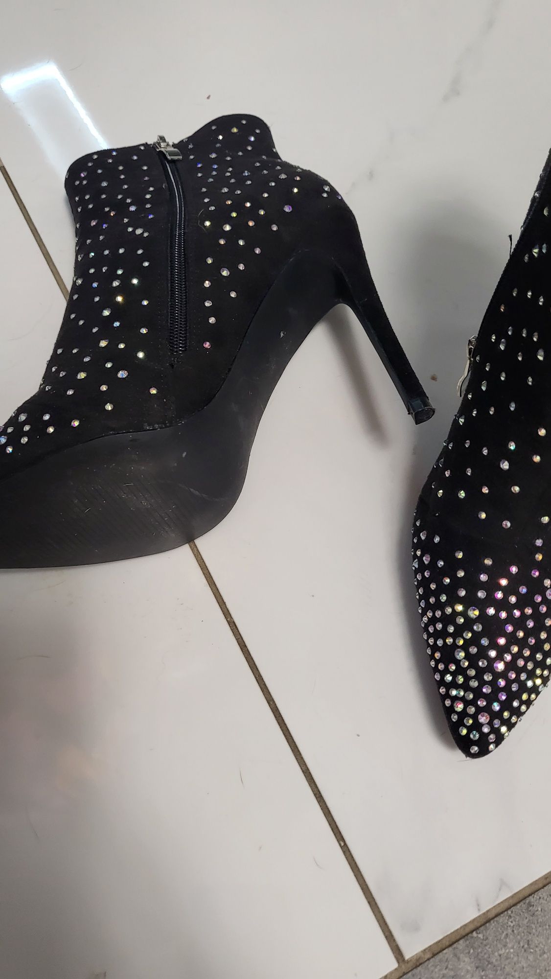 Buty czarne cyrkonie  nowe.