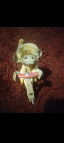 Kolekcjonerska Zabawka PRL małpka na hulajnodze