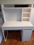 Biurko z tablicą magnetyczną Ikea 105cm