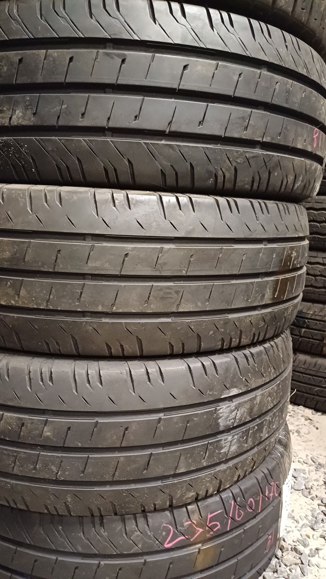 Продам літні шины б/у 235/60 r17 C