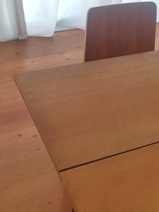 Mesa extensível e cadeiras Ikea