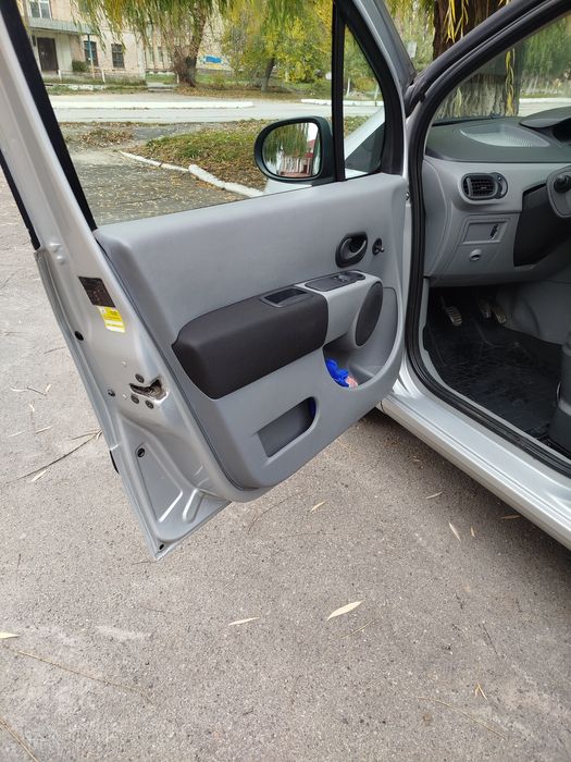 Рено модус 2007р.