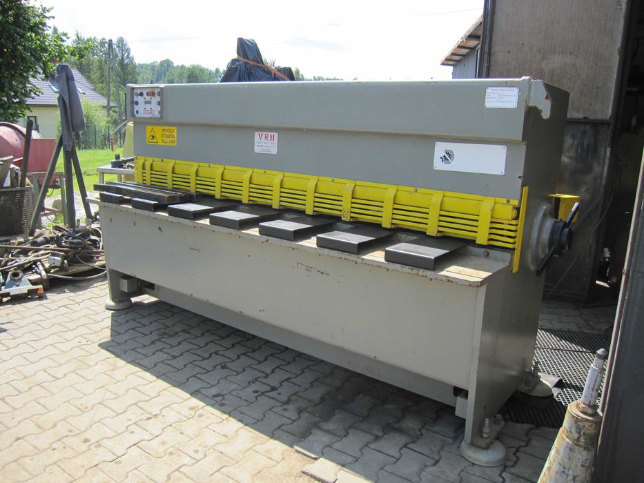Gilotyna do blachy hydrauliczna 250x5