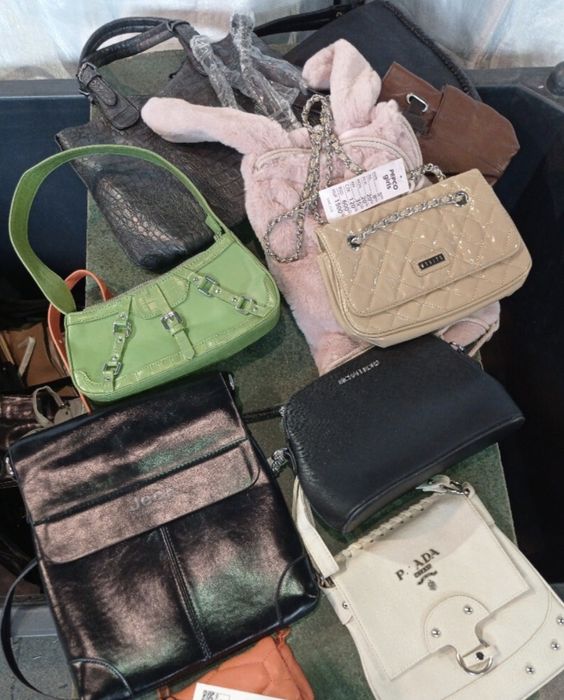 Hurt crem torebki odzież używana 18 szt