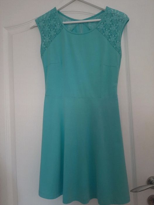 Turkusowa sukienka