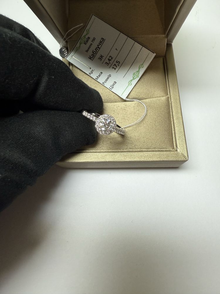 Кольцо Tiffany 750 проба 3.42 грамма, природные бриллианты 0.80 ct