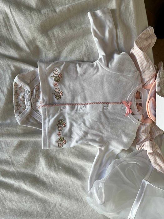 Zestaw ubranek dla niemowląt