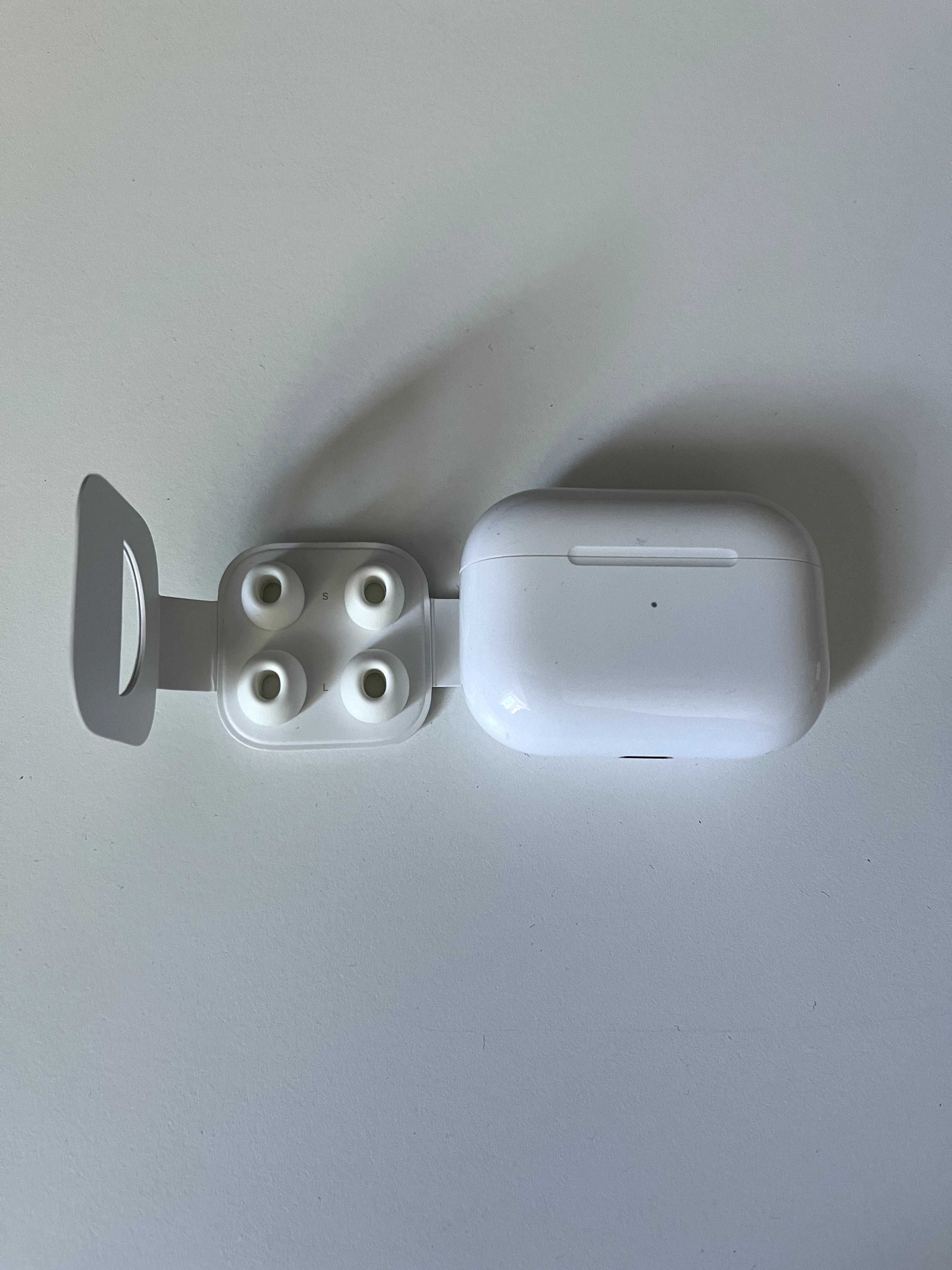 Apple airpods pro