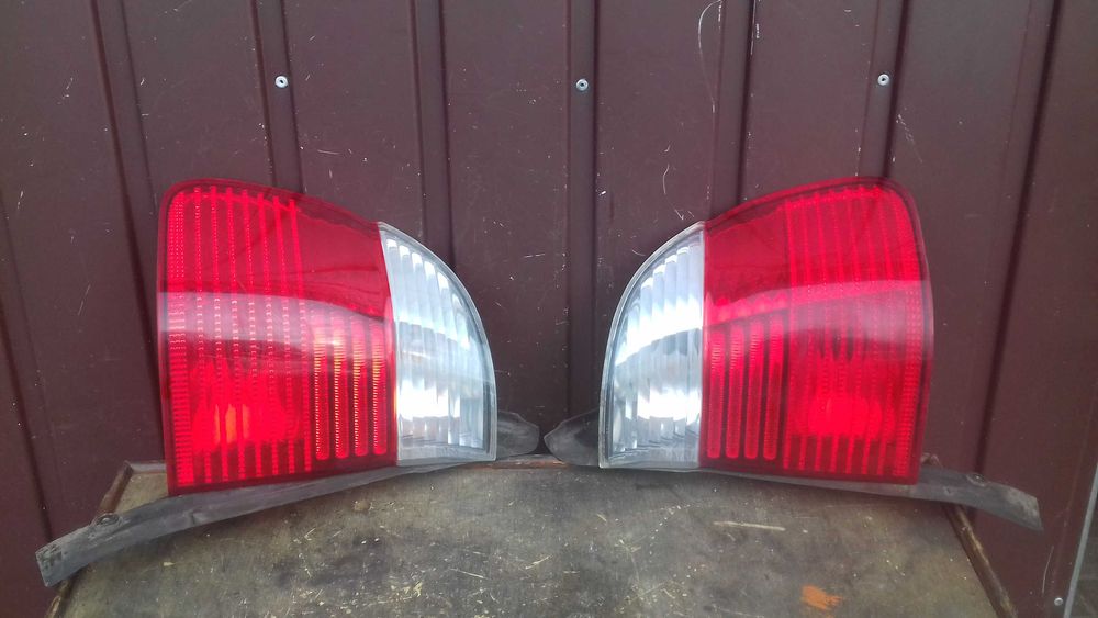 Lampa prawy tył tylna L.T BMW 5 E39 lift kombi