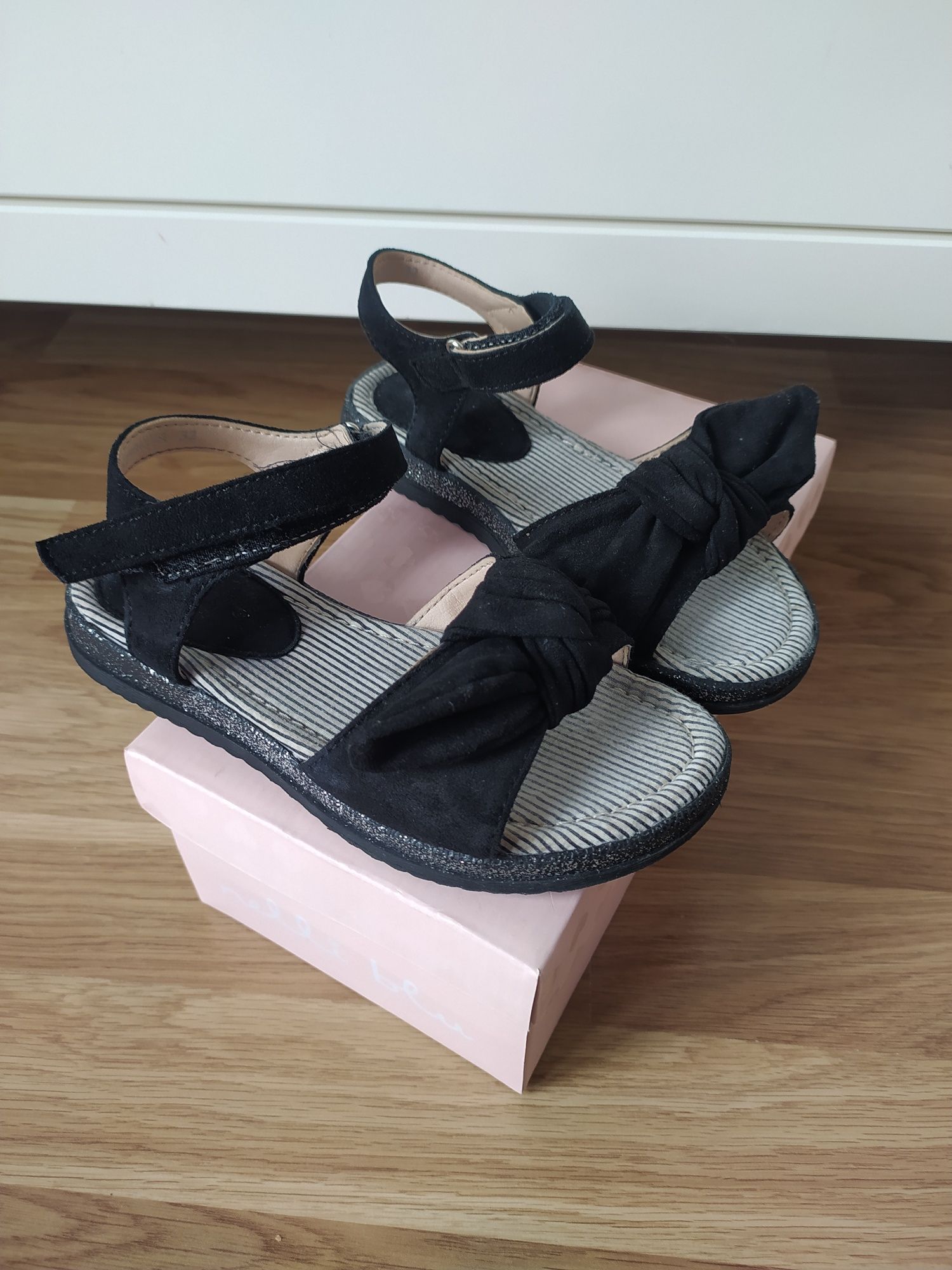 Sandałki dla dziewczynki r 32 długość 20 cm