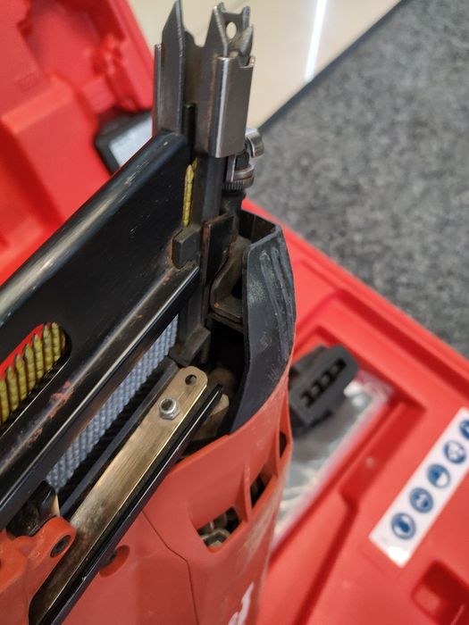 W2//Hilti/ WX 90-WF Gwoździarka Pneumatyczna/ Szczecin