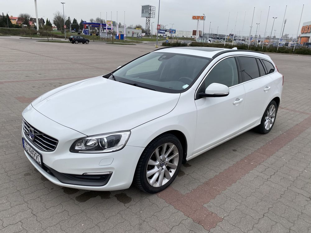 Volvo v60 momentum