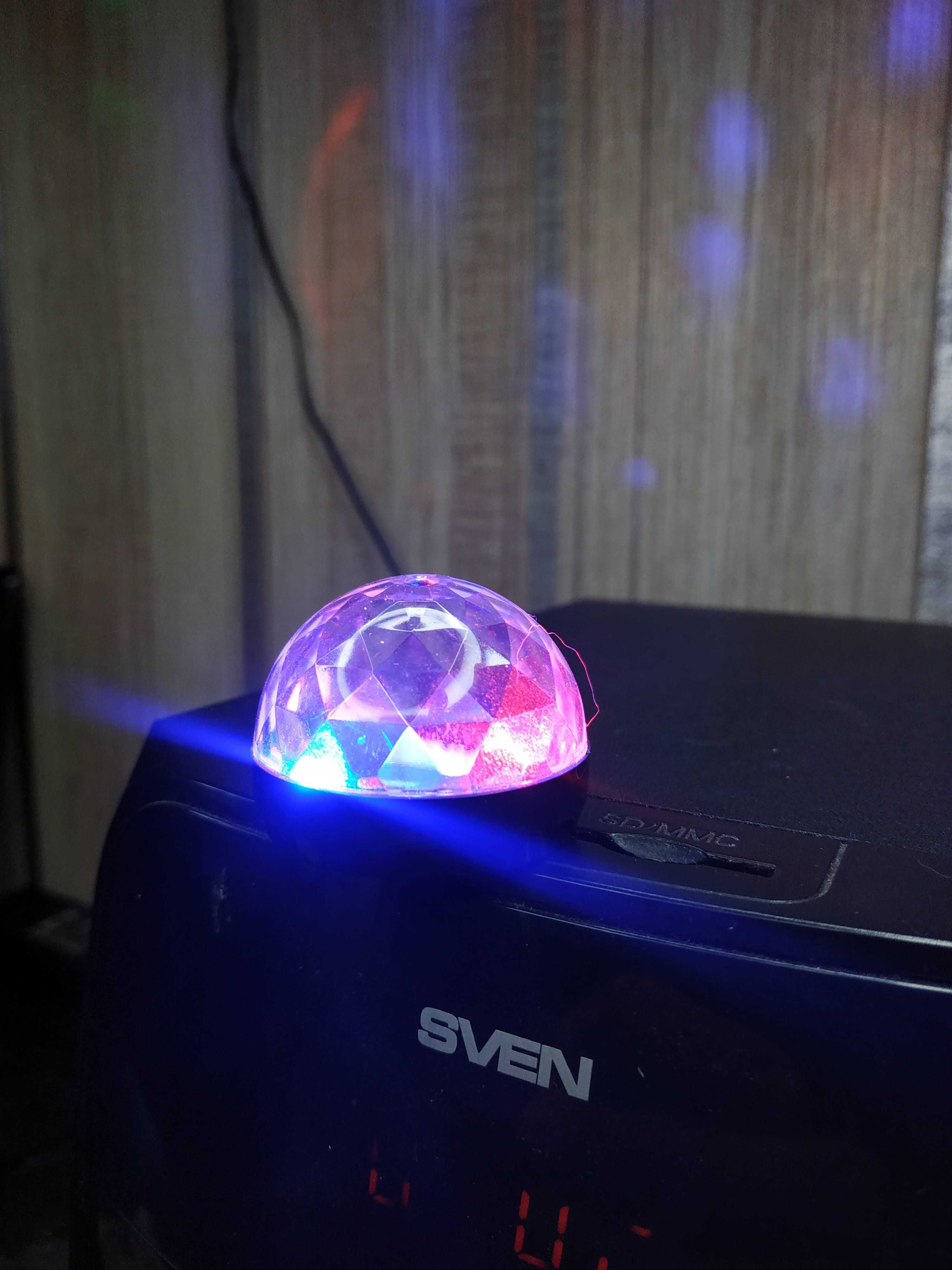 Світломузика в машину, що реагує на звуки Small Magic Ball USB RGB 4W