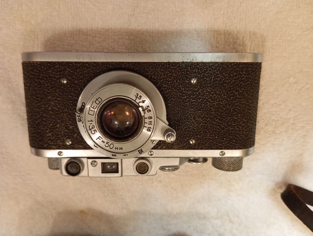 Фотоаппарат ФЕД сороковых годов.