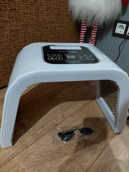 Лампа для фотодинамічної терапії 7 кольорів Omega Light Led Біла