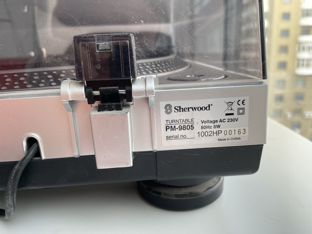 Програвач вінілових дисків Sherwood PM-9805 та фонокорректор