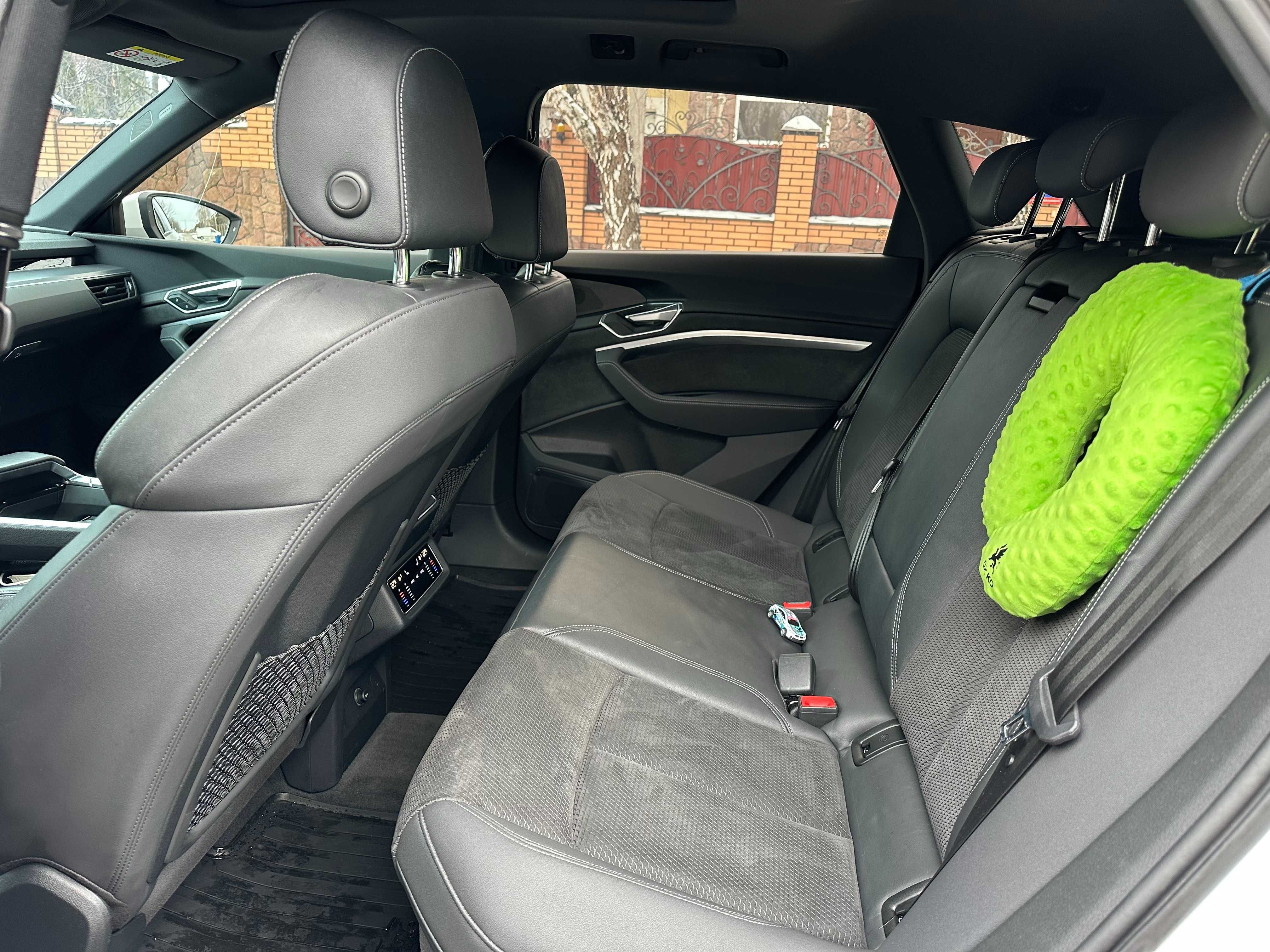Audi e-tron 2021 95 kWh (408 к.с.) Quattro • S-Line