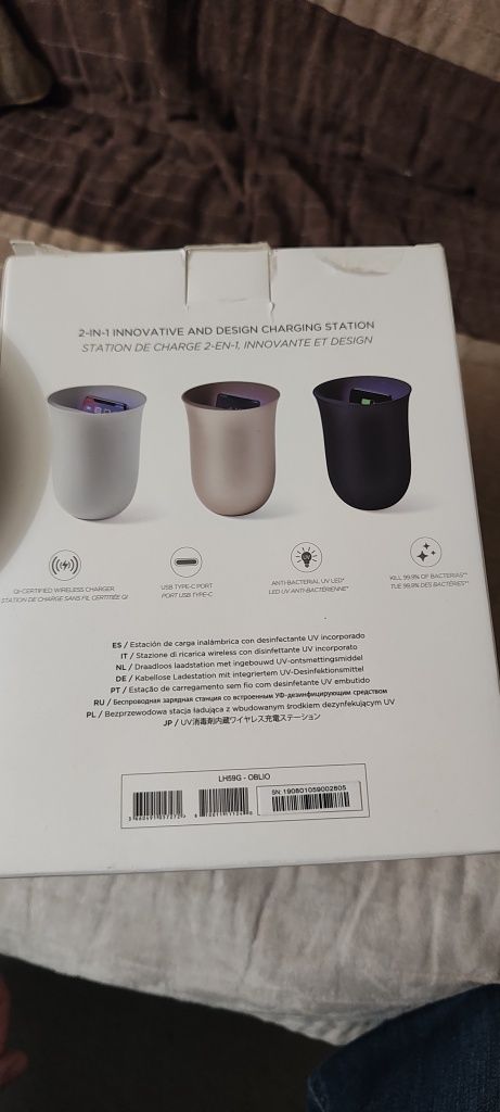 Ładowarka bezprzewodowa Oblio marki Lexon z dezynfektorem UV