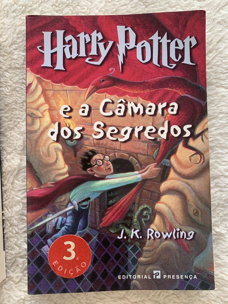 Coleção dos livros Harry Potter da autora J.K Rowling