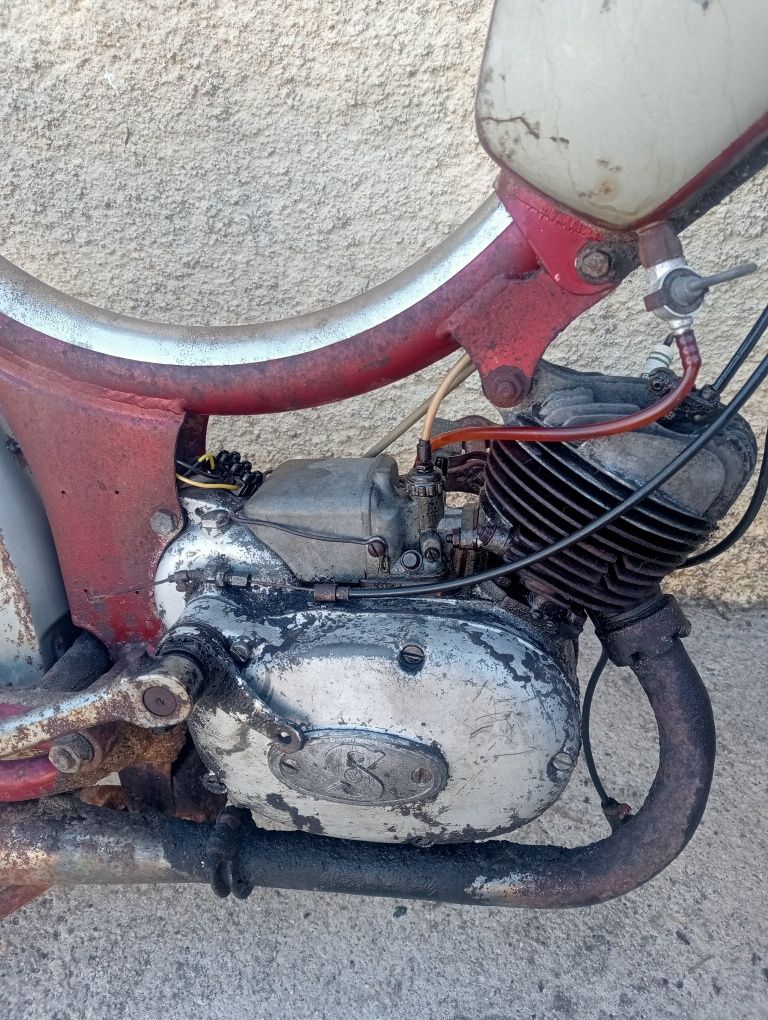 Motorizada Sachs.