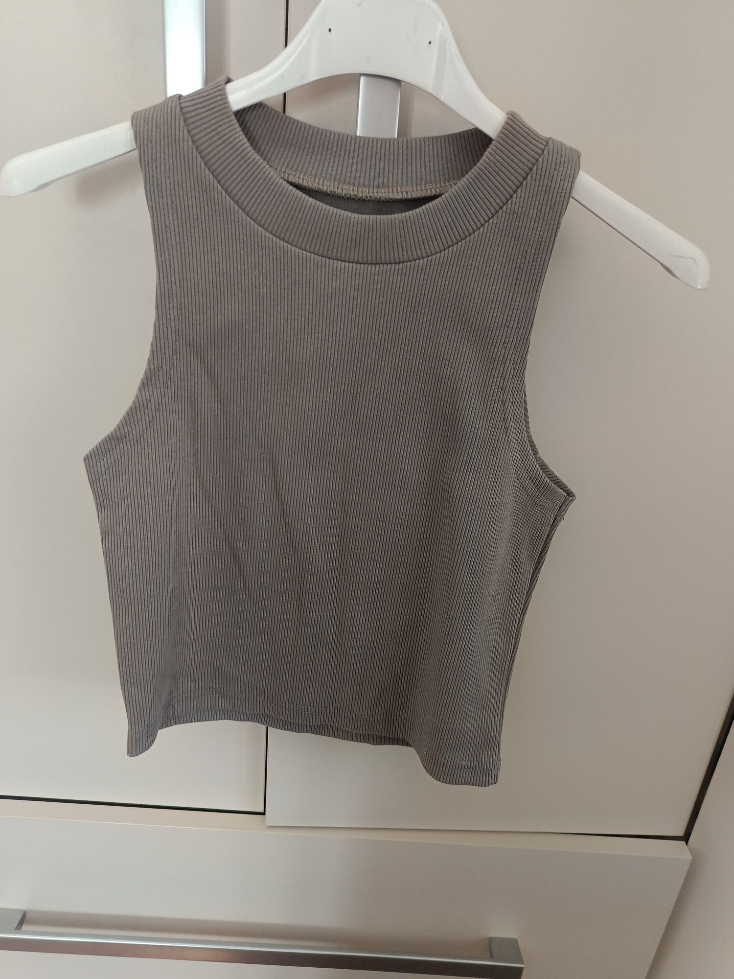 Komplet top + leginsy fango/szary