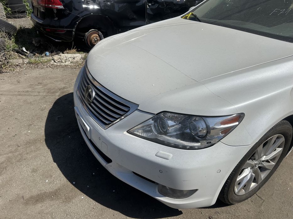 Бампер передній задній Lexus LS460