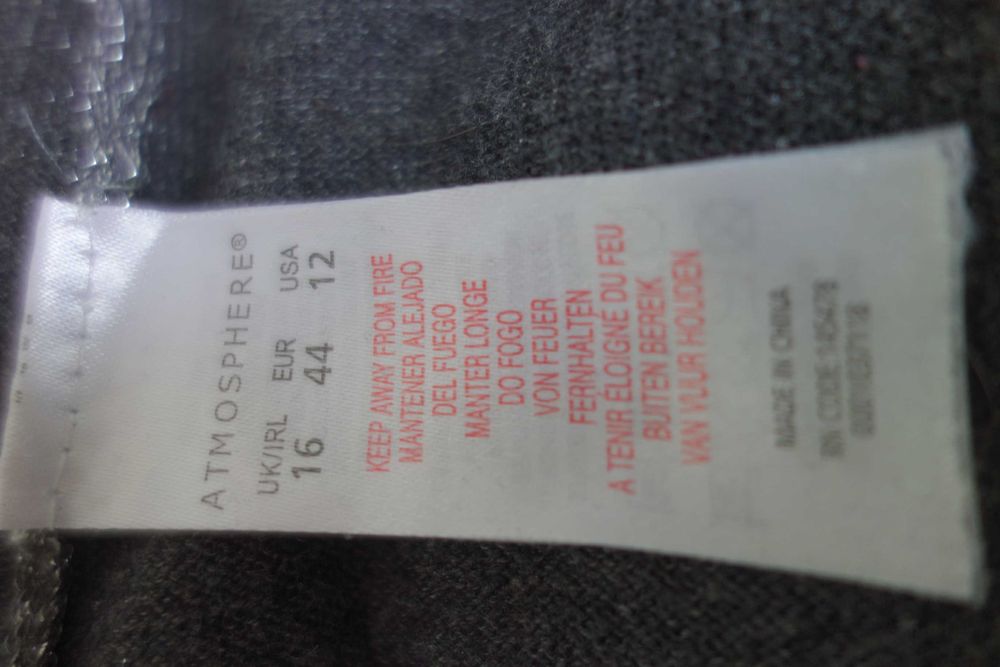 Atmosphere damski sweterek sweter rozmiar 16/44 srebrna nitka