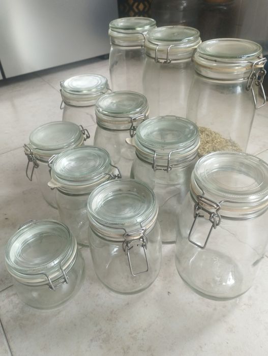 Lote de 11 frascos de vidro